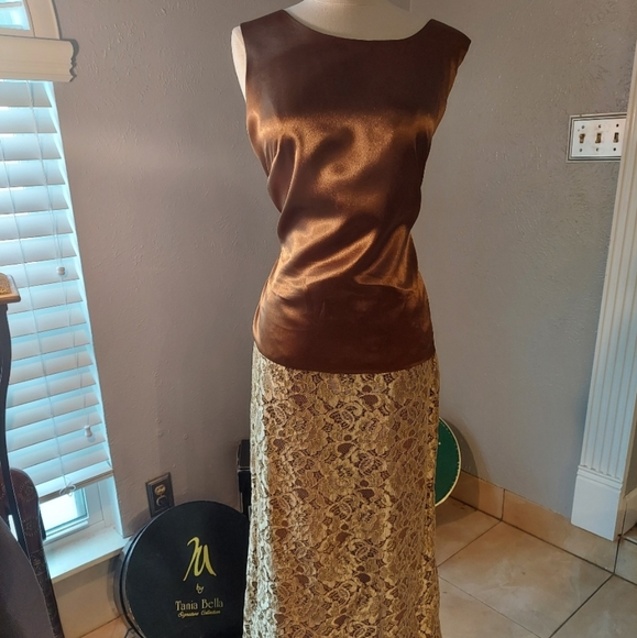Copper Color 3 piece Ladies suit - Picture 2 of 4